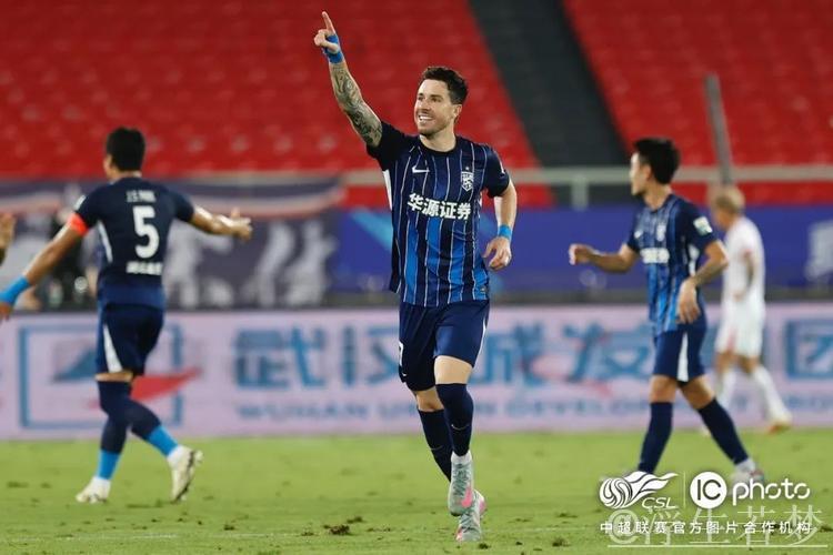 绍尔破门多点开花 武汉三镇大胜青岛海牛